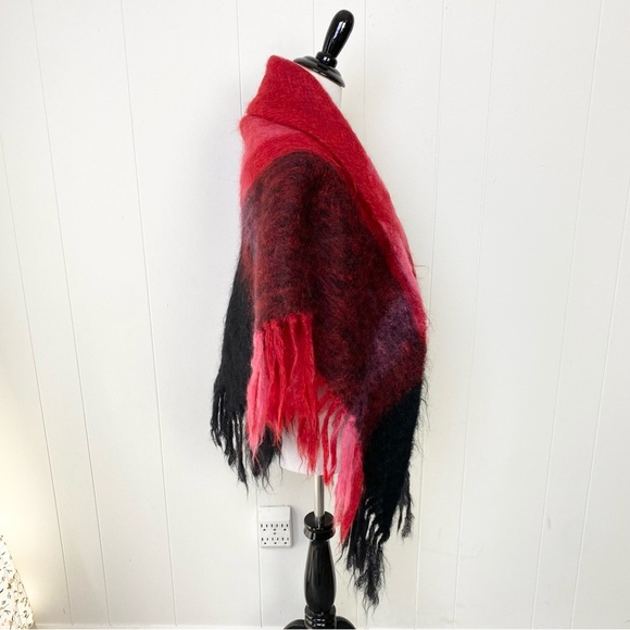 VTG Royal Scot Mohair & Wool Wrap Cape Shawl Red Pink Black Fringe England - Picture 6 of 13